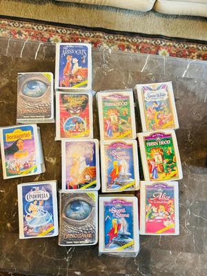 1992 JIMINY CRICKET DOLL, WINNEY THE POOH WITH BOOK AND VTG. DISNEY HAPPY MEAL TOYS