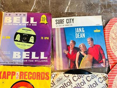 VTG 45 RECORDS, DR. HOOK, JOHNNY CASH, TOM JONES, LOUIS ARMSTRONG AND MUCH MORE!