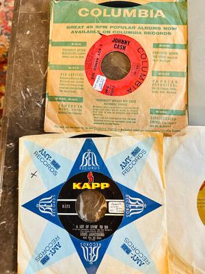 VTG 45 RECORDS, DR. HOOK, JOHNNY CASH, TOM JONES, LOUIS ARMSTRONG AND MUCH MORE!