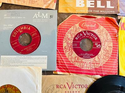 VTG 45 RECORDS, DR. HOOK, JOHNNY CASH, TOM JONES, LOUIS ARMSTRONG AND MUCH MORE!