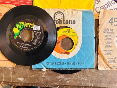 VTG 45 RECORDS, DR. HOOK, JOHNNY CASH, TOM JONES, LOUIS ARMSTRONG AND MUCH MORE!