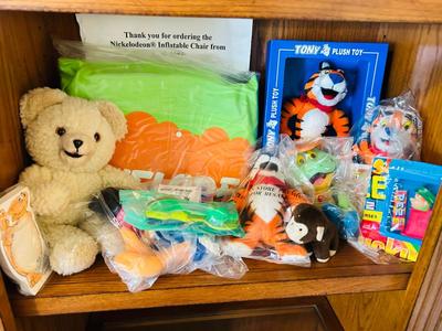 SNUGGLE BEAR, TONY THE TIGERS, TOUCAN SAM, SUGAR SNAP FROG, LUCKY CHARMS LEPRECHAUN PEZ AND MORE!