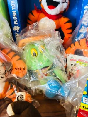 SNUGGLE BEAR, TONY THE TIGERS, TOUCAN SAM, SUGAR SNAP FROG, LUCKY CHARMS LEPRECHAUN PEZ AND MORE!