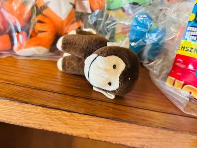 SNUGGLE BEAR, TONY THE TIGERS, TOUCAN SAM, SUGAR SNAP FROG, LUCKY CHARMS LEPRECHAUN PEZ AND MORE!