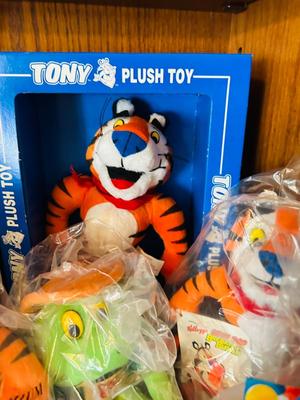 SNUGGLE BEAR, TONY THE TIGERS, TOUCAN SAM, SUGAR SNAP FROG, LUCKY CHARMS LEPRECHAUN PEZ AND MORE!