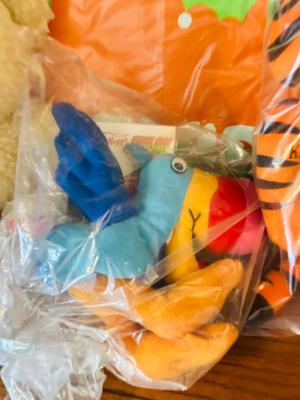 SNUGGLE BEAR, TONY THE TIGERS, TOUCAN SAM, SUGAR SNAP FROG, LUCKY CHARMS LEPRECHAUN PEZ AND MORE!