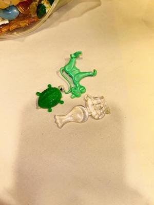 CRACKER JACKS PRIZES