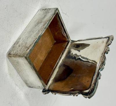 Sale Photo Thumbnail #474: Lined inside. In good vintage condition. Weighs 264 grams.