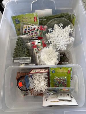 Holiday crafting items