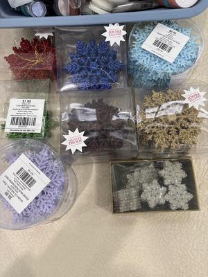 Glitter and glitter ornaments