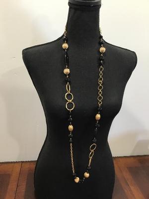 Black and gold tone fashion necklace