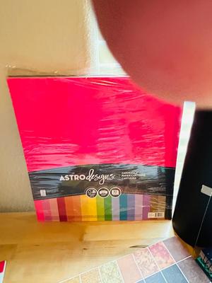 200 ct PACK OF BLANK INVITATIONS AND ENVELOPES, 2 LARGE ROLLS OF VINYL, AND AN ARRAY OF NOTEPADS AND COLORED PAPER