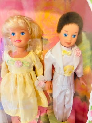1994 WEDDING PARTY BARBIE