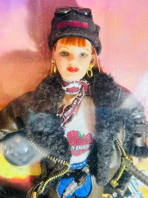 1998 HARLEY DAVIDSON MOTOR CYCLES BARBIE DOLL