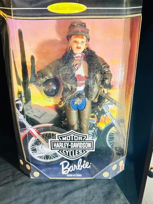 1998 HARLEY DAVIDSON MOTOR CYCLES BARBIE DOLL
