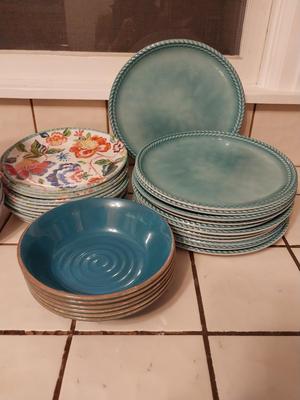 Sale Photo Thumbnail #204: HARD PLASTIC GREAT FOR BAR-B-QUES, PICNICS OR CAMPING
