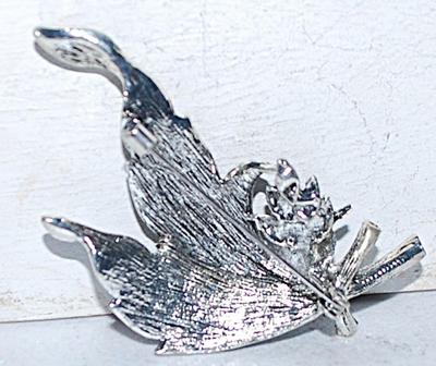 BLACK & GREEN Stones Floral Spray BROOCH (2¾" x 1¾") on a Silver Tone Setting