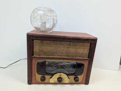 Artist Signed Zenith S'D-BC/FM Radio Table Lamp Worked!