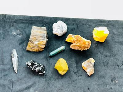 MOSS AGATE, PETRIFIED WOOD, YELLOW JASPER , SNOWFLAKE OBSIDIAN AND MORE!