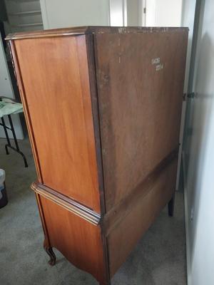 Sale Photo Thumbnail #81: MEASURES 34X17X54