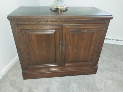 Sale Photo Thumbnail #90: MEASURES 34X17X29