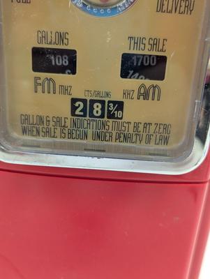 Vintage Novelty Retro Gas Pump Radio & Cassette Player Gasoline