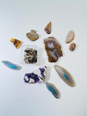 AGATE, QUARTZ, PETRIFIED WOOD AND MORE READY FOR CRAFTS