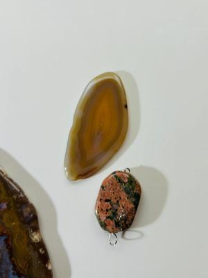 AGATE, QUARTZ, PETRIFIED WOOD AND MORE READY FOR CRAFTS