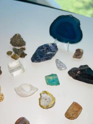 BLACK OBSIDIAN , CRYSTALS, AGATE, FOSSILS