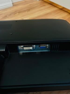 HP MONITOR, DELL OPTIPLEX 9010, BETGEAR 16 PORT GIGABITE SWITCH, 4G ROUTER AND MORE!