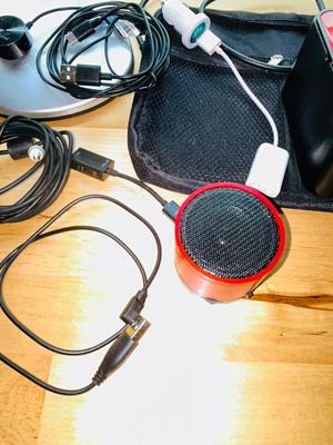 CARSON MAGNIFYING LAMP, WAVELINK, CHROMECAST HDMI STREAMING, MINI SPEAKER, AND MORE!
