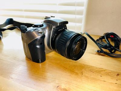 CANON DS6041 DIGITAL CAMERA WITH CASE EXTRA BATTERIES AND CORDS