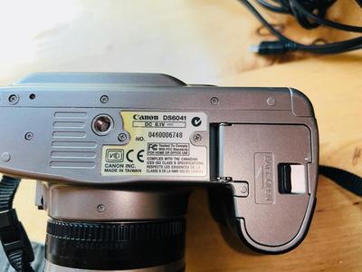 CANON DS6041 DIGITAL CAMERA WITH CASE EXTRA BATTERIES AND CORDS