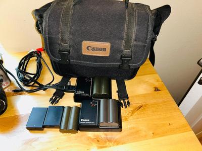 CANON DS6041 DIGITAL CAMERA WITH CASE EXTRA BATTERIES AND CORDS