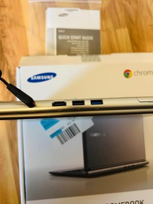 SAMSUNG 11.6” CHROMEBOOK LAPTOP COMPUTER