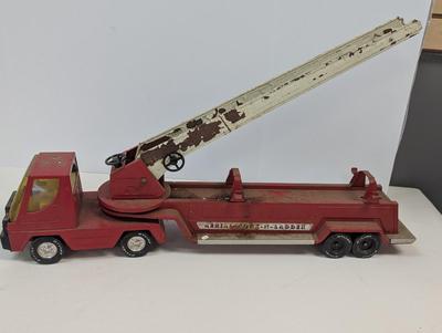Vintage Nylint Fire Dept. 1980's Classic Aerial Hook-N-Ladder Red Fire Truck