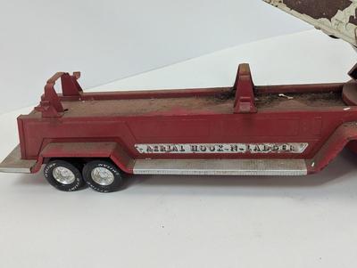 Vintage Nylint Fire Dept. 1980's Classic Aerial Hook-N-Ladder Red Fire Truck
