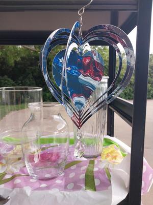 VASES AND CUTTING SHEERS