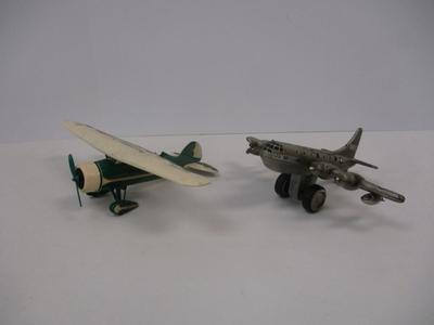 ERTL 1 Of 2500 Die Cast Metal Coin Bank Vintage Bomber Airplane