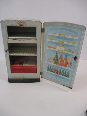 Vintage Wolverine Toy Co. Tin Refrigerator Lithograph Metal Kid's Toy