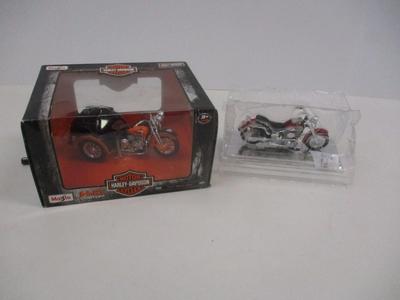 Motorcycles Harley-Davidson 1/18 Die Cast Metal Motorcycle 1999 FLSTF "Fat Boy" & Maisto H-D Custom