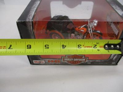 Motorcycles Harley-Davidson 1/18 Die Cast Metal Motorcycle 1999 FLSTF "Fat Boy" & Maisto H-D Custom