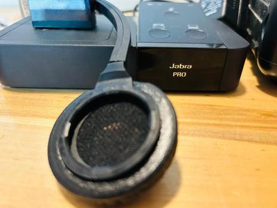 JABRA BLUETOOTH HEADSET AND iCRAIG ALARM CLOCK RADIO FOR IPOD/IPHONE