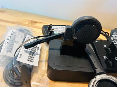JABRA BLUETOOTH HEADSET AND iCRAIG ALARM CLOCK RADIO FOR IPOD/IPHONE