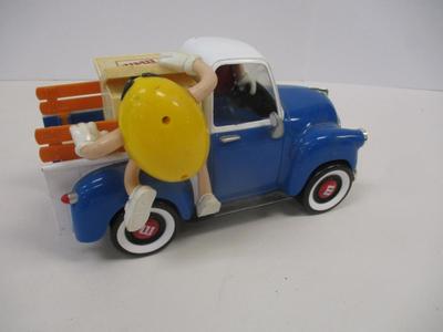 Kyle Busch Mini Helmet M&M Caramel Joe Gibbs Racing NASCAR Auto Pin Signature & M & M Blue White Pickup Truck Candy Dispenser