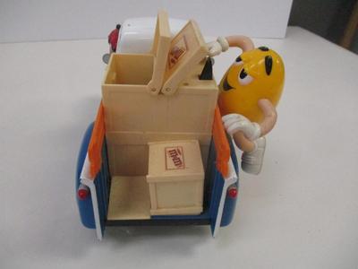 Kyle Busch Mini Helmet M&M Caramel Joe Gibbs Racing NASCAR Auto Pin Signature & M & M Blue White Pickup Truck Candy Dispenser