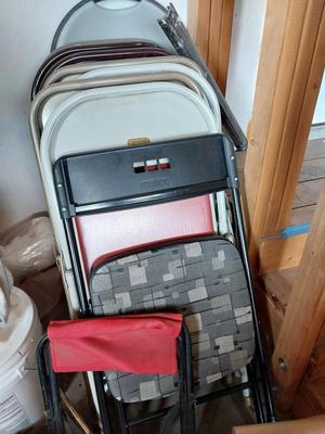 VARIETY OF FOLDING CHAIRS