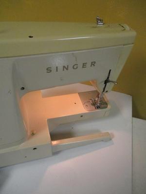 Singer Company Made In Great Britain Sewing Machine Light Worked