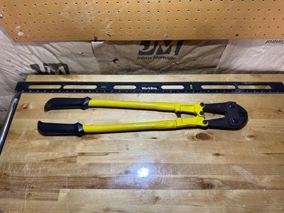 HEAVY DUTY WIRE CRIMPERS, BOLT CUTTERS AND A LEVEL