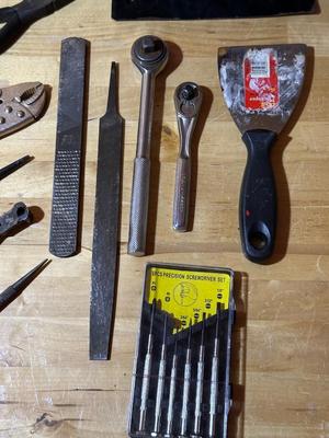 SET OF T HANDLE HEX TOOLS AND OTHER HAND TOOLS